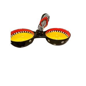 Serving bowl With flip flop spreader